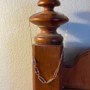 NWOT Women’s Dillard’s gold necklace.